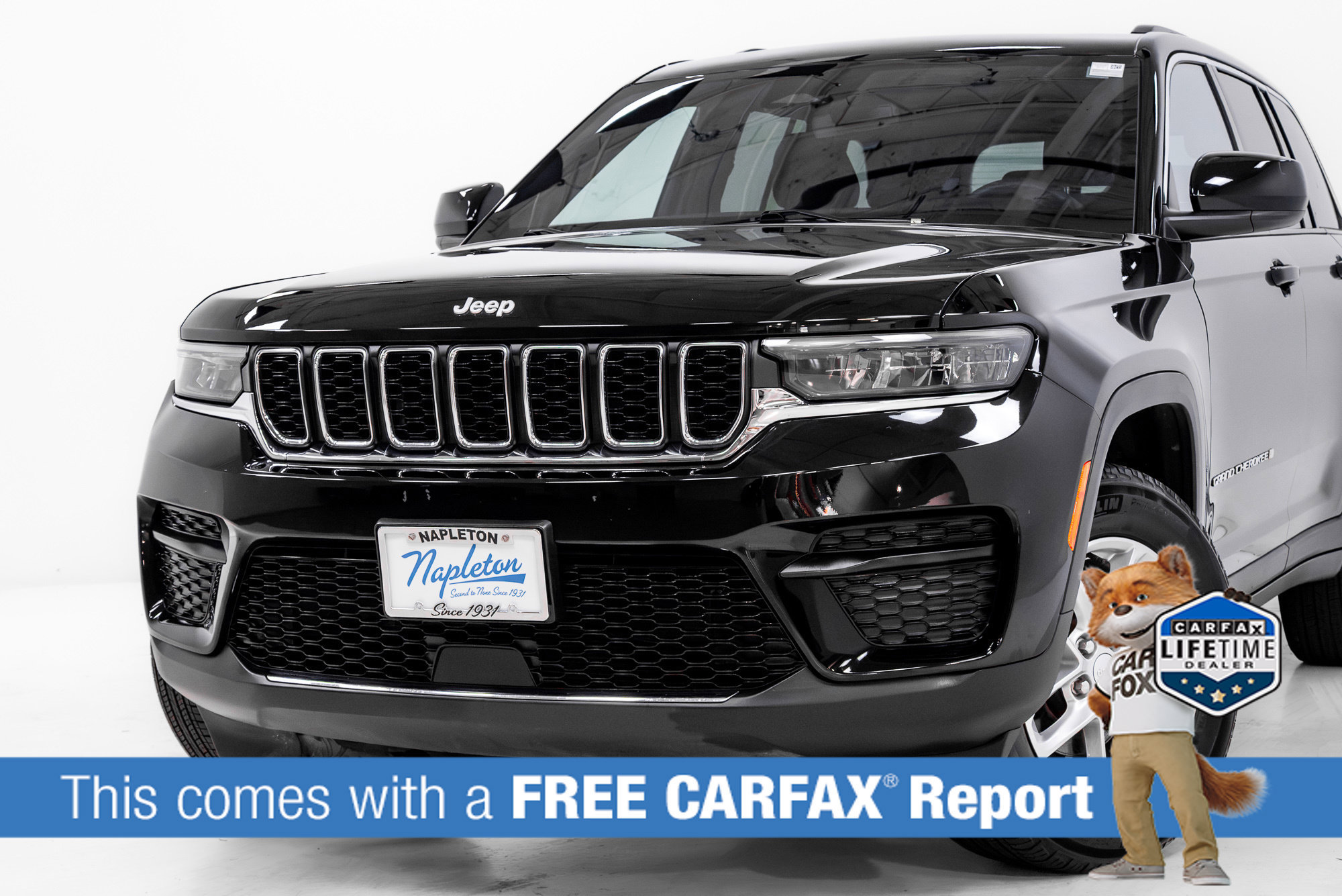 Used 2024 Jeep Grand Cherokee Laredo X AWD/4WD image 2