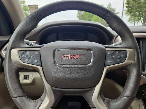 Used 2017 GMC Acadia Denali w/ Technology Package FWD image 25