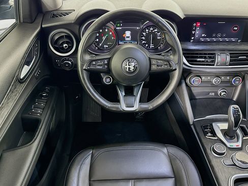 Used 2021 Alfa Romeo Stelvio Sprint w/ Nero Edizione image 16