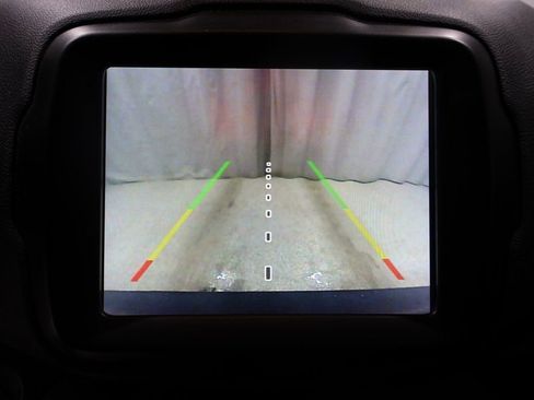 Used 2023 Jeep Renegade Latitude w/ Premium Group image 24