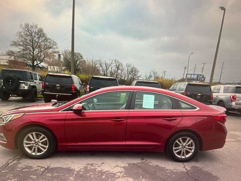 Used 2015 Hyundai Sonata SE FWD image 2