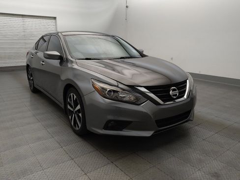 Used 2018 Nissan Altima 2.5 SR FWD image 13