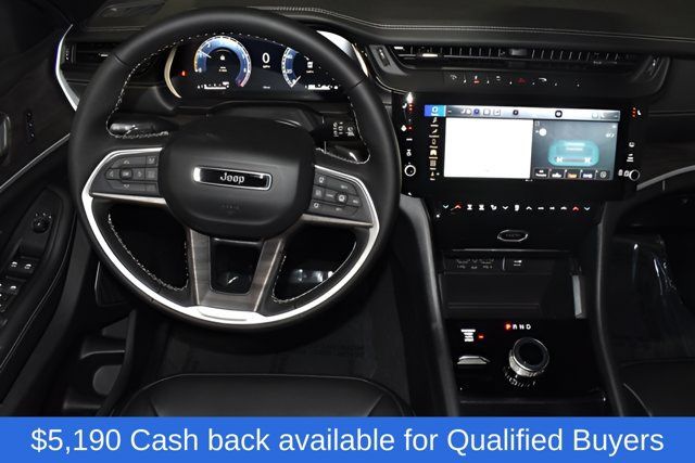 New 2026 Jeep Grand Cherokee L Limited w/ Trailer Tow Package AWD/4WD image 32