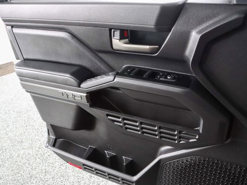 Used 2024 Toyota Tacoma TRD Off-Road image 22