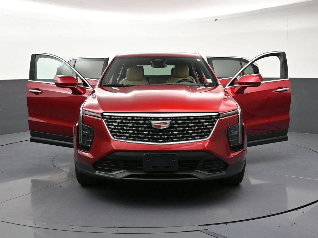 Used 2024 Cadillac XT4 Luxury w/ Cold Weather Package AWD/4WD image 37