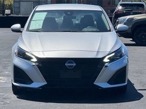 Used 2023 Nissan Altima 2.5 SV image 9