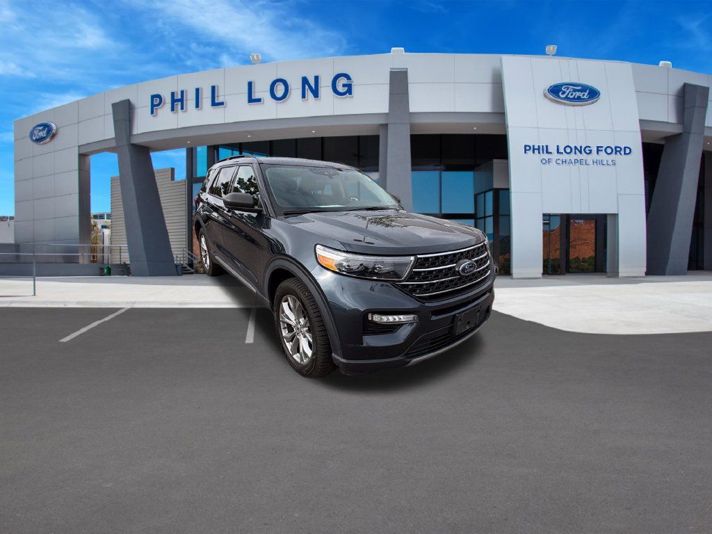 Used 2022 Ford Explorer XLT w/ Equipment Group 202A AWD/4WD image 8