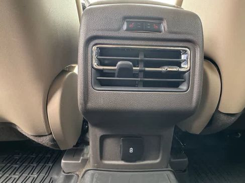 Used 2022 Lincoln Corsair AWD w/ Premium Package image 16