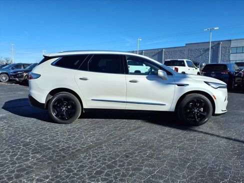 Used 2023 Buick Enclave Essence w/ Experience Buick Package image 2