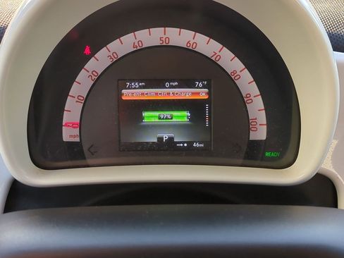 Used 2018 smart fortwo electric drive image 13