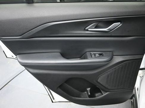 Used 2023 Jeep Grand Cherokee Altitude image 16