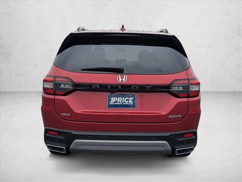 Used 2023 Honda Pilot Touring image 5