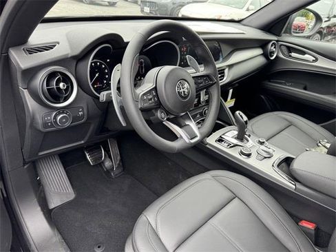 New 2025 Alfa Romeo Stelvio Sprint image 12