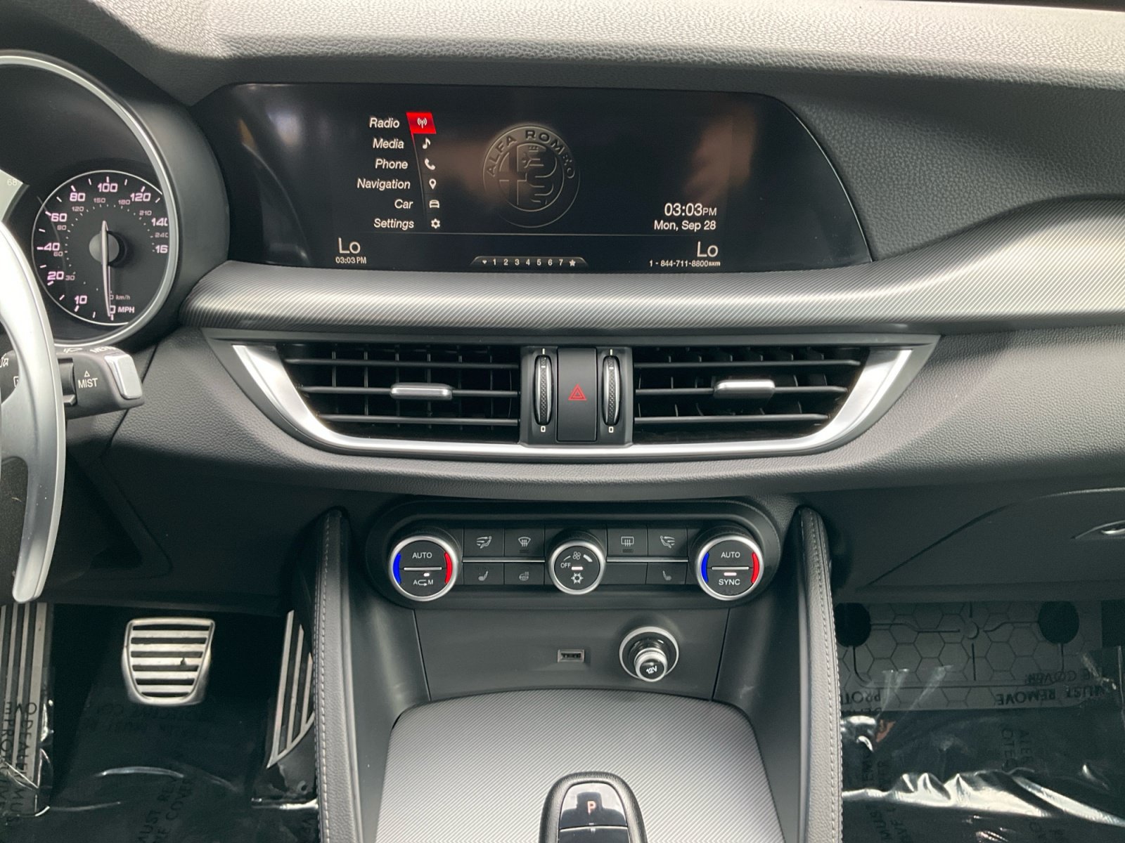 Used 2018 Alfa Romeo Stelvio Ti Sport AWD/4WD image 12