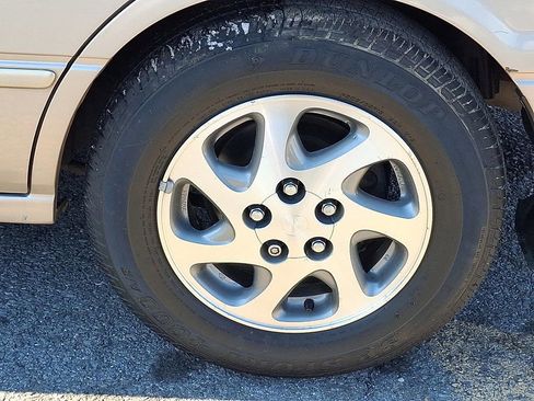 Used 1998 Toyota Camry LE image 10