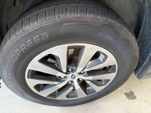 Used 2020 Subaru Outback Premium AWD/4WD image 2