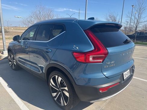 Used 2023 Volvo XC40 B5 Ultimate w/ Protection Package Premier image 4