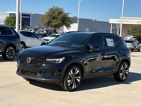 New 2026 Volvo XC40 B5 Ultra w/ Protection Package Premier image 3
