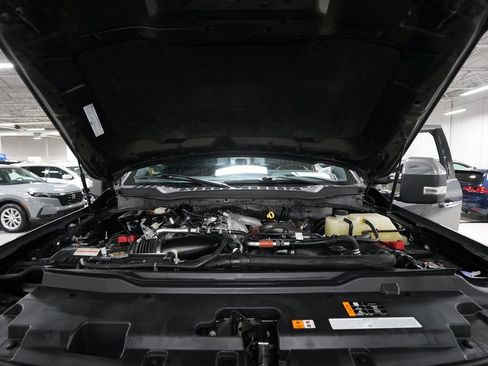 Used 2023 Ford F250 Platinum image 3
