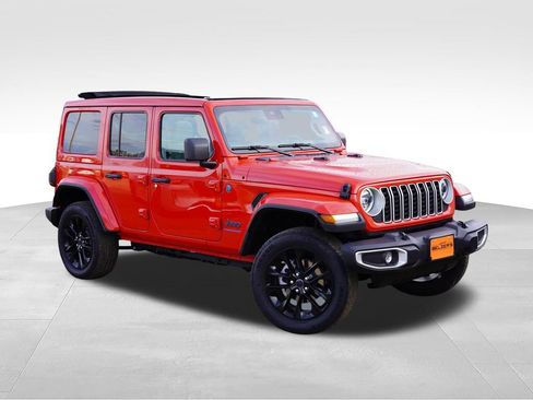 Certified 2025 Jeep Wrangler Unlimited Sahara w/ Safety Group AWD/4WD image 2