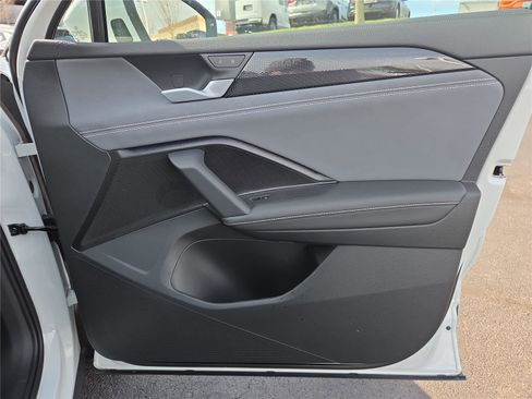 New 2026 Volkswagen Tiguan SE image 26