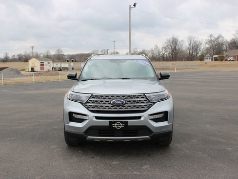 Used 2023 Ford Explorer Limited image 3