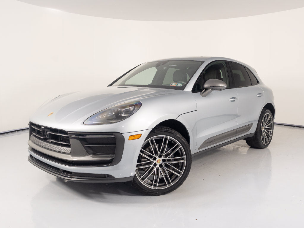 Certified 2026 Porsche Macan Turbo AWD/4WD image 1