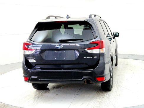 Used 2019 Subaru Forester Premium image 5