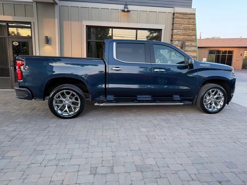 Used 2020 Chevrolet Silverado 1500 High Country w/ Technology Package AWD/4WD image 7