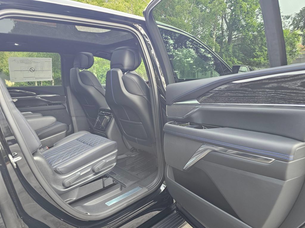 New 2026 Cadillac Escalade IQ Luxury 1 w/ LPO, Floor Liner Package AWD/4WD image 14