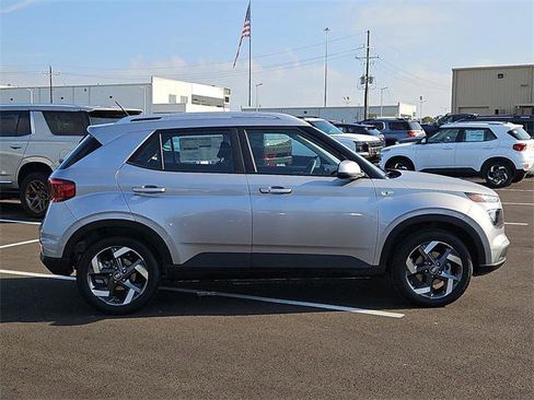 New 2026 Hyundai Venue SEL image 4