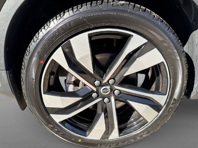Certified 2023 Volvo XC40 B5 Plus w/ Climate Package AWD/4WD image 22