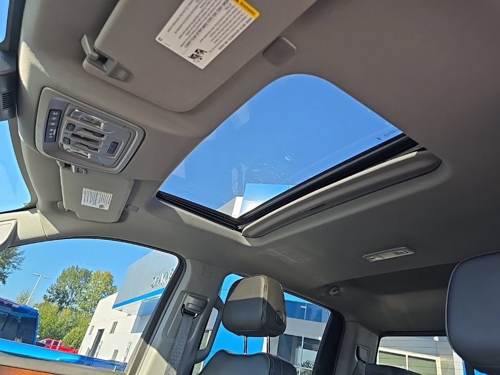 Used 2025 GMC Sierra 3500 Denali AWD/4WD image 22