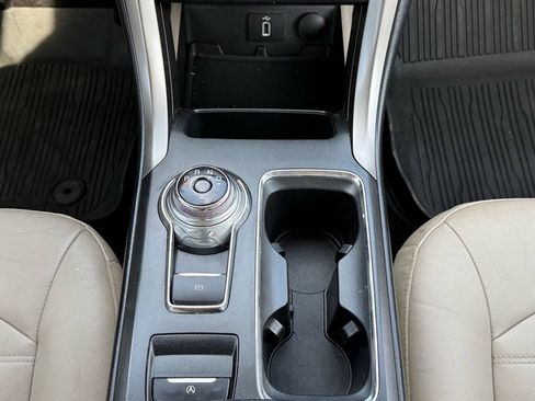 Used 2017 Ford Fusion SE w/ Fusion SE Technology Package image 27