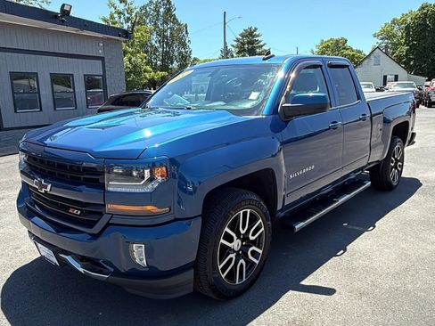 Used 2017 Chevrolet Silverado 1500 LT w/ All Star Edition AWD/4WD image 3