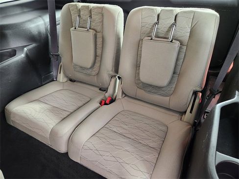 Used 2015 Ford Explorer Base image 12