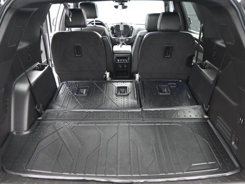 Used 2023 Chevrolet Traverse High Country w/ LPO, Floor Liner Package FWD image 8