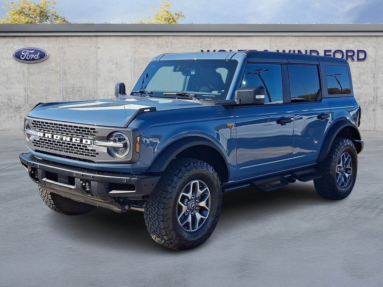 Used 2024 Ford Bronco Badlands AWD/4WD image 3
