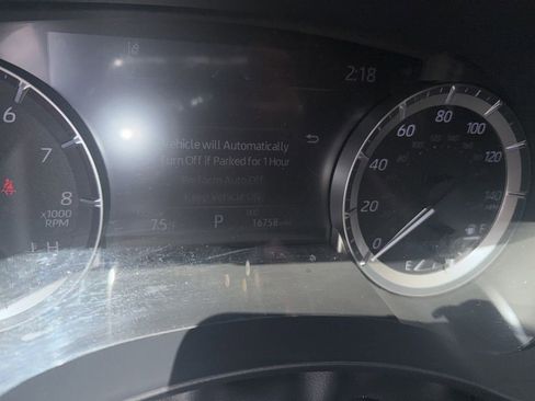 Used 2024 Toyota Highlander XLE image 5