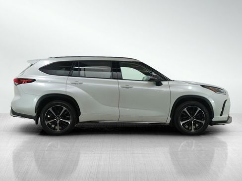 Used 2022 Toyota Highlander XSE image 6
