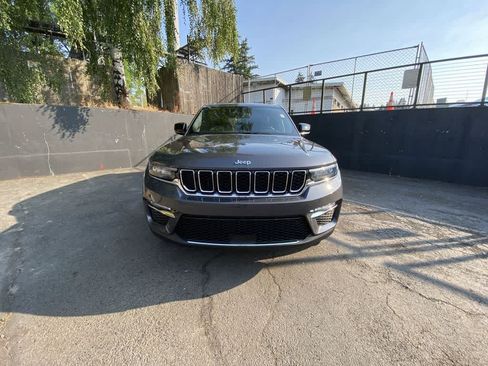 Used 2024 Jeep Grand Cherokee Limited 4xe AWD/4WD image 9