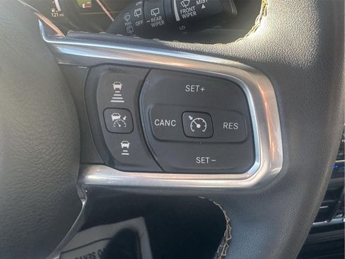 Used 2024 Jeep Wrangler Sahara image 19