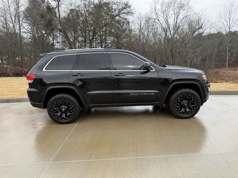 Used 2017 Jeep Grand Cherokee Laredo w/ Quick Order Package 2BE image 21