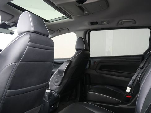 Used 2022 Honda Odyssey Elite image 18