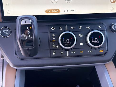 New 2026 Land Rover Defender 90 V8 AWD/4WD image 33