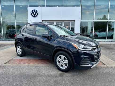 Used 2021 Chevrolet Trax LT image 1