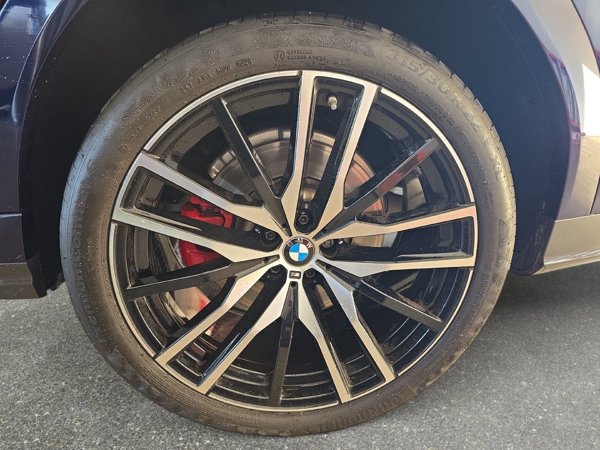 Used 2022 BMW X6 M50i w/ Executive Package AWD/4WD image 32