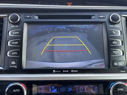 Used 2016 Toyota Highlander Limited image 26