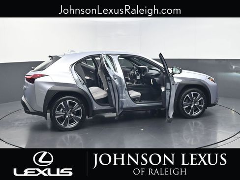 New 2026 Lexus UX 300h FWD image 33