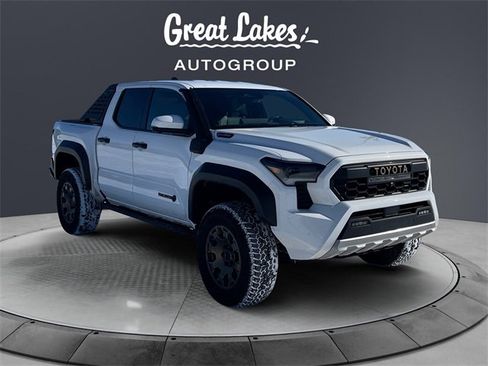Used 2024 Toyota Tacoma Trailhunter image 7